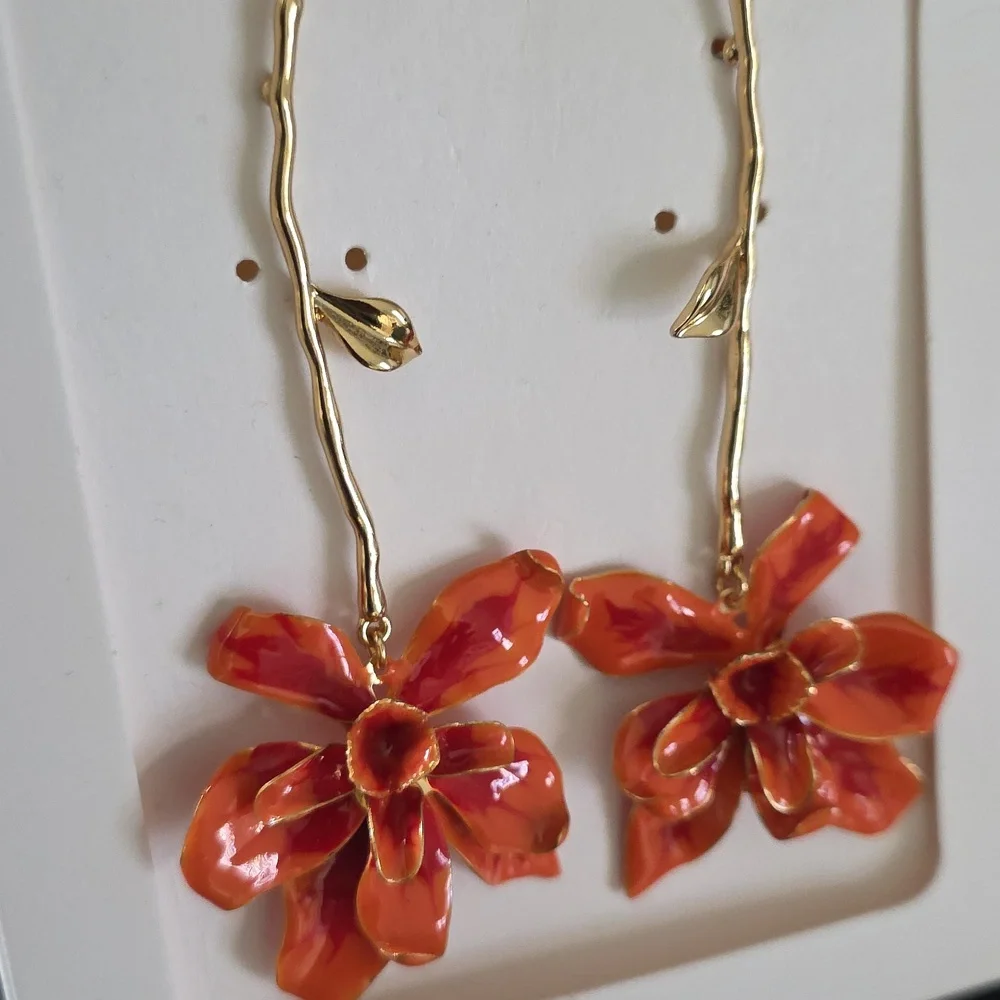 ZARA Stem Flower Earrings - Picture 10 of 15